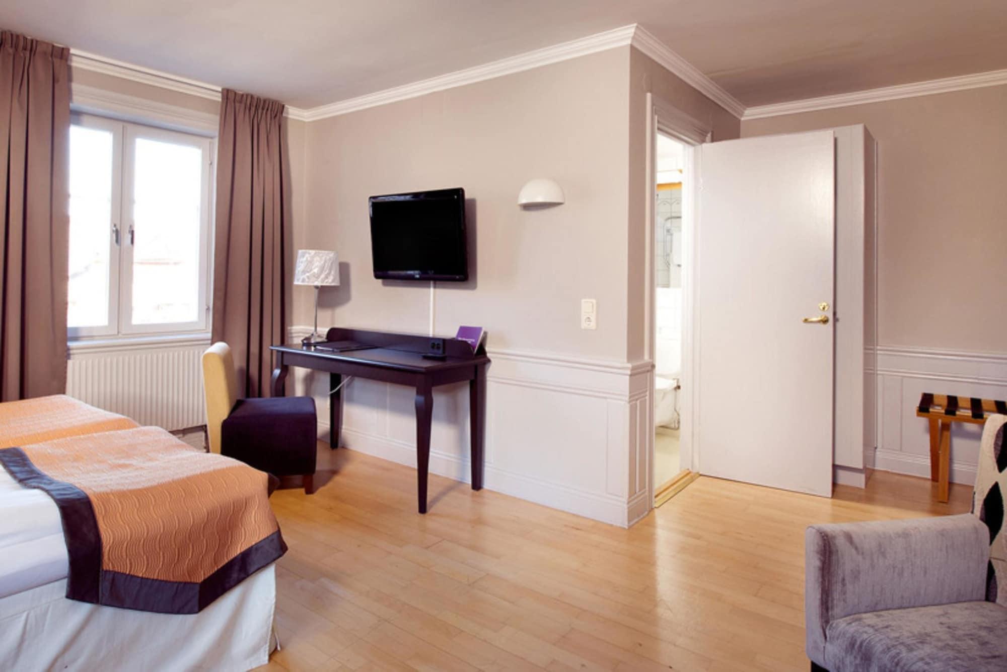 Home Hotel Majoren Skovde Ngoại thất bức ảnh